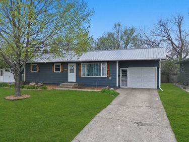 506 Elaine Avenue , Marshall, MN 56258
