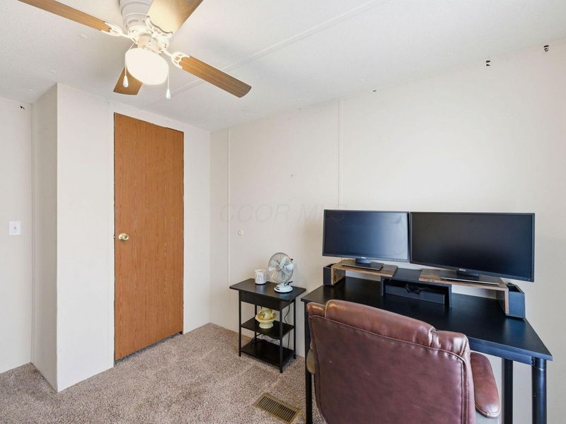 5965 Harrisburg Georgesville Road, Unit 12, Darbydale, OH 43123 Photo 17