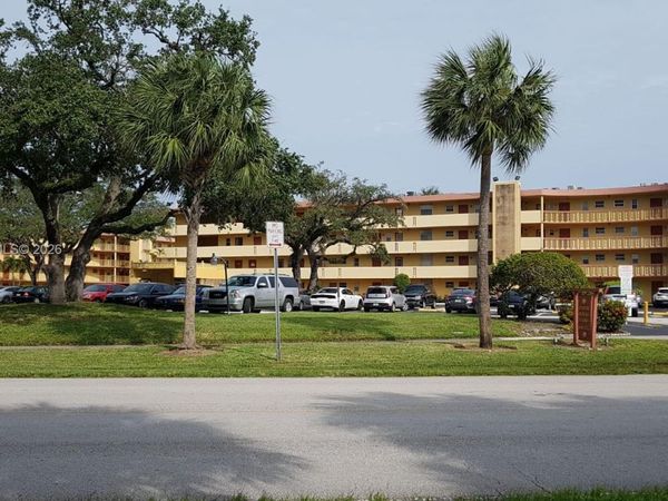 Unit 406, Miami, FL 33179