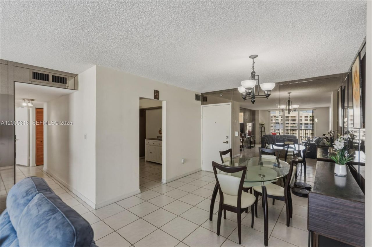 2851 NE 183rd St, Unit 2012E, Aventura, FL 33160 Photo