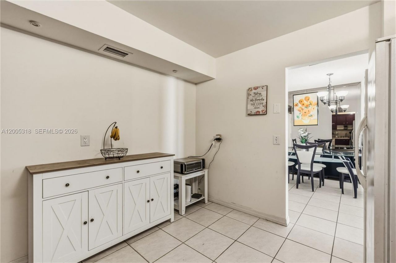 2851 NE 183rd St, Unit 2012E, Aventura, FL 33160 Photo