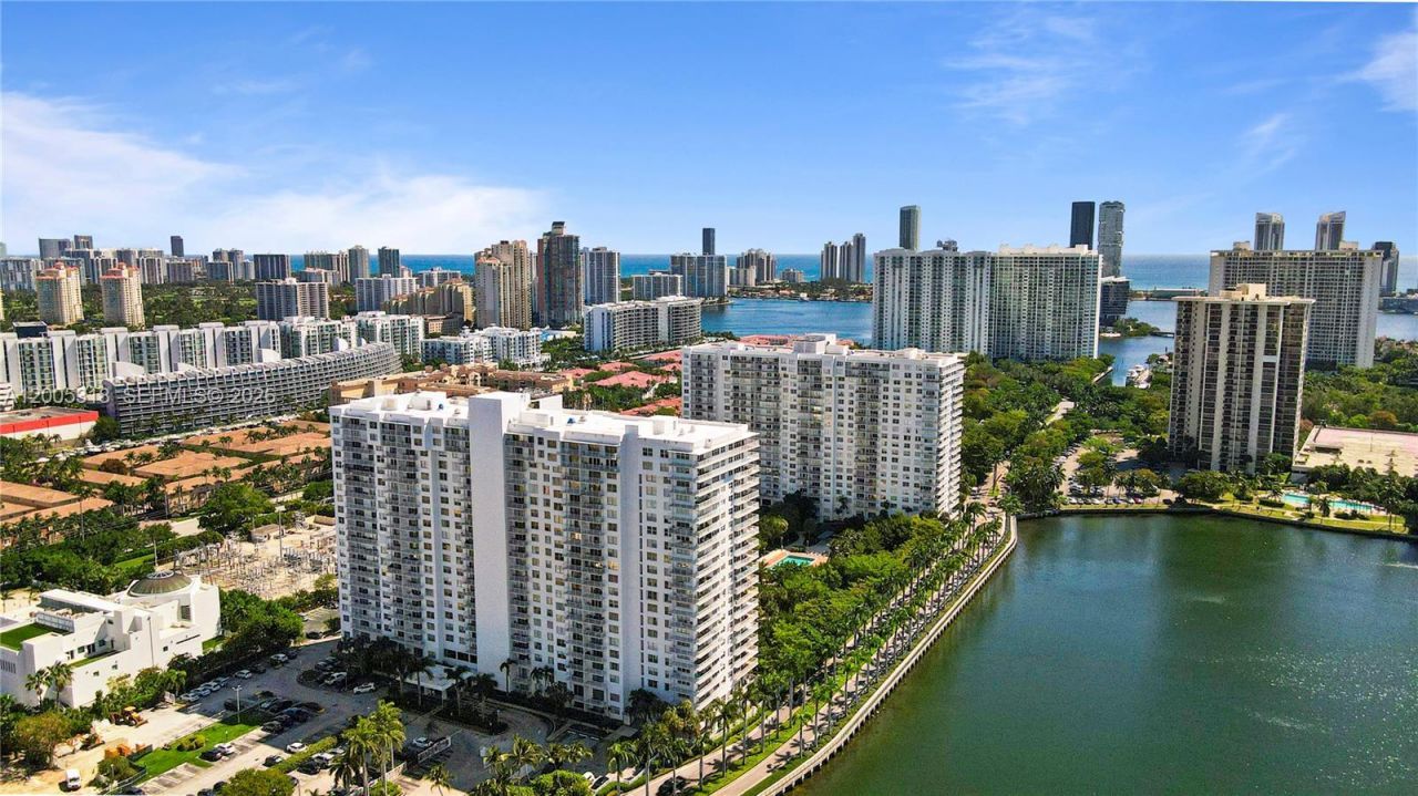 2851 NE 183rd St, Unit 2012E, Aventura, FL 33160 Photo