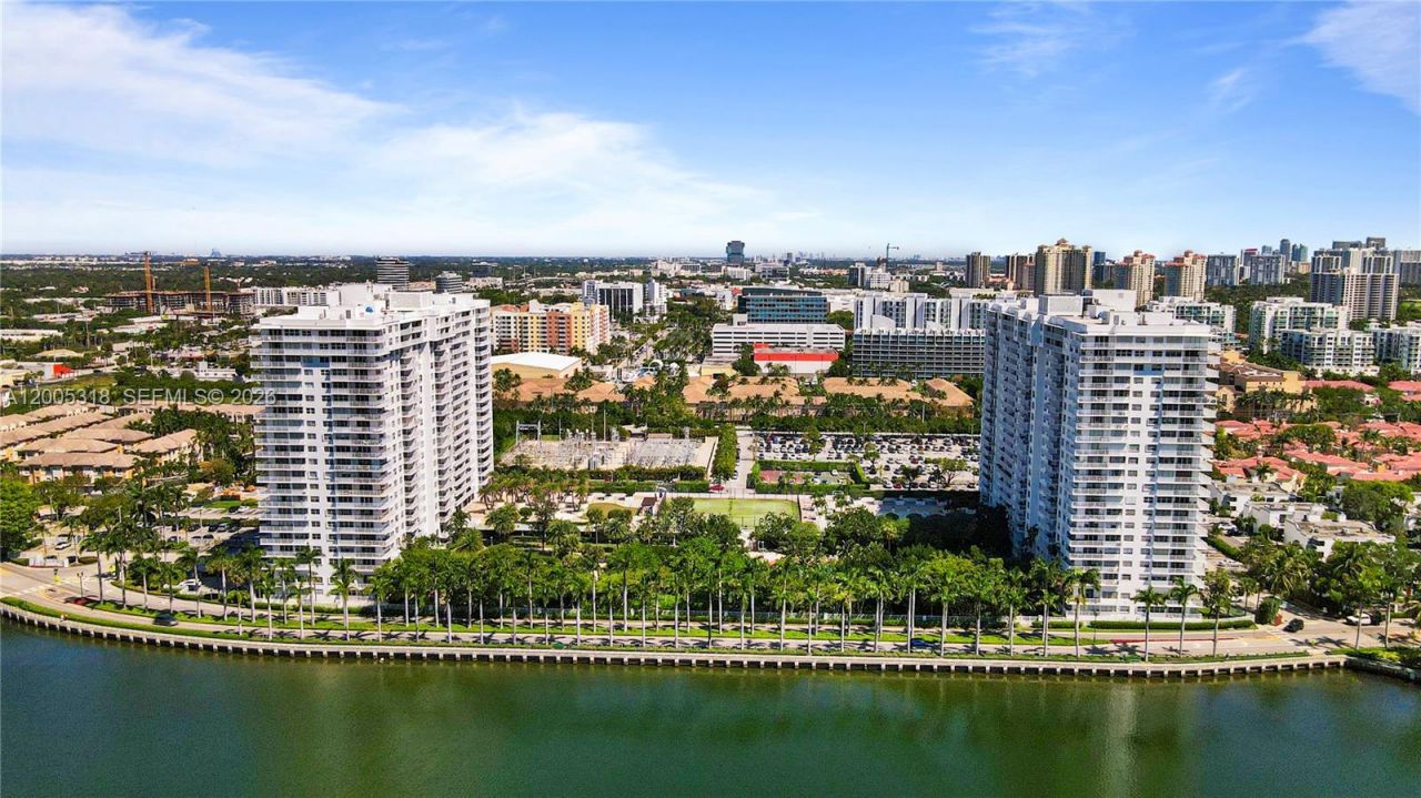 2851 NE 183rd St, Unit 2012E, Aventura, FL 33160 Photo