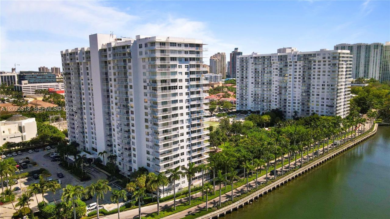 2851 NE 183rd St, Unit 2012E, Aventura, FL 33160 Photo