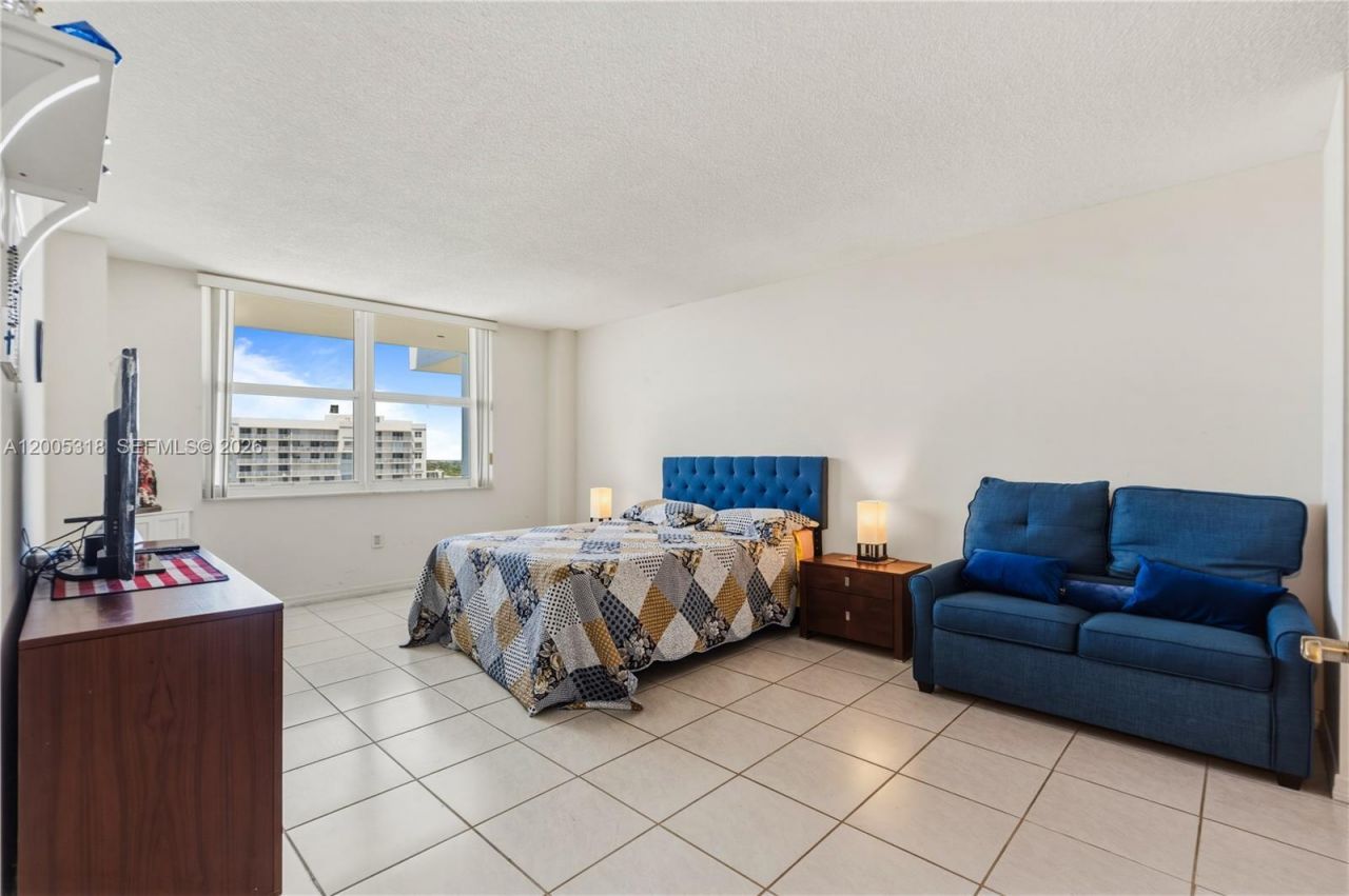 2851 NE 183rd St, Unit 2012E, Aventura, FL 33160 Photo