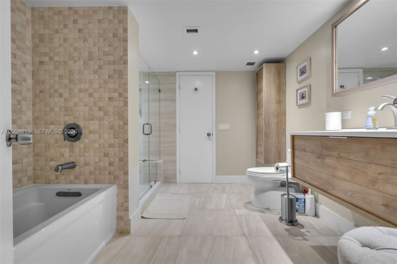 600 Grapetree Dr , Unit 4DS, Key Biscayne, FL 33149 Photo