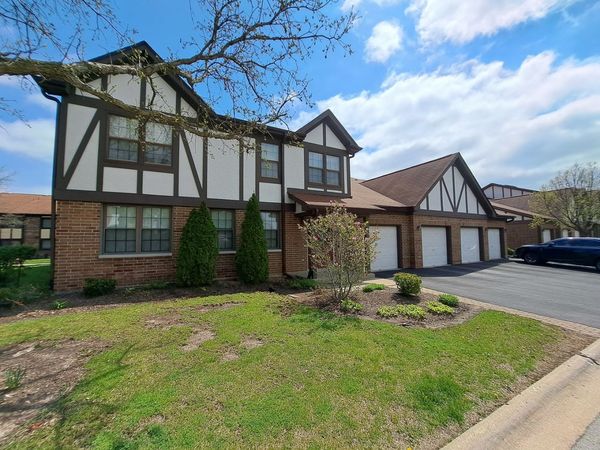 216 Stoneybrook Lane , Unit 2C, Bloomingdale, IL 60108