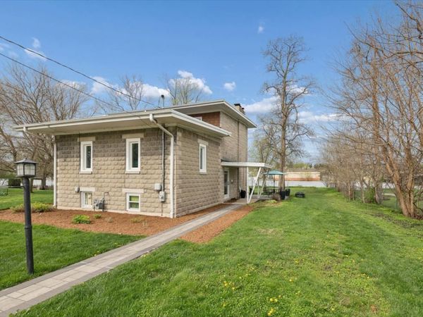 34 S River Street , South Elgin, IL 60177