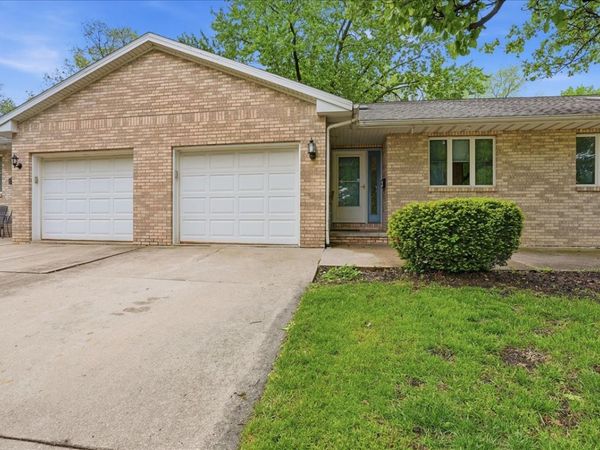 500 C S 4th Street , Unit C, Fairbury, IL 61739