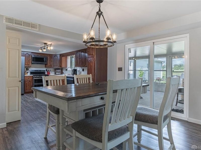 7648 Harshmanville Road, Huber Heights, OH 45424 Photo 7