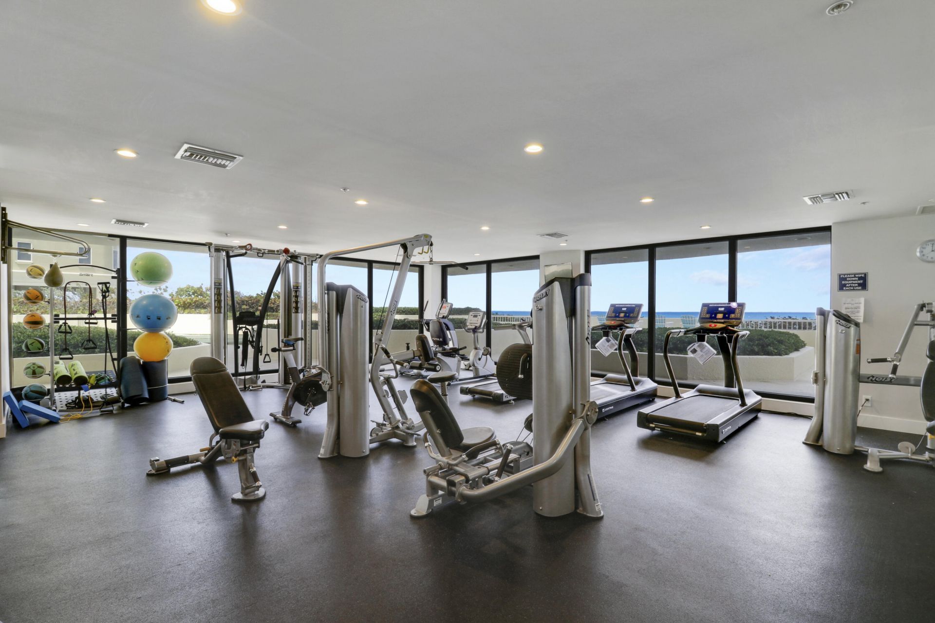 5280 N Ocean Drive, Riviera Beach, FL 33404 Photo