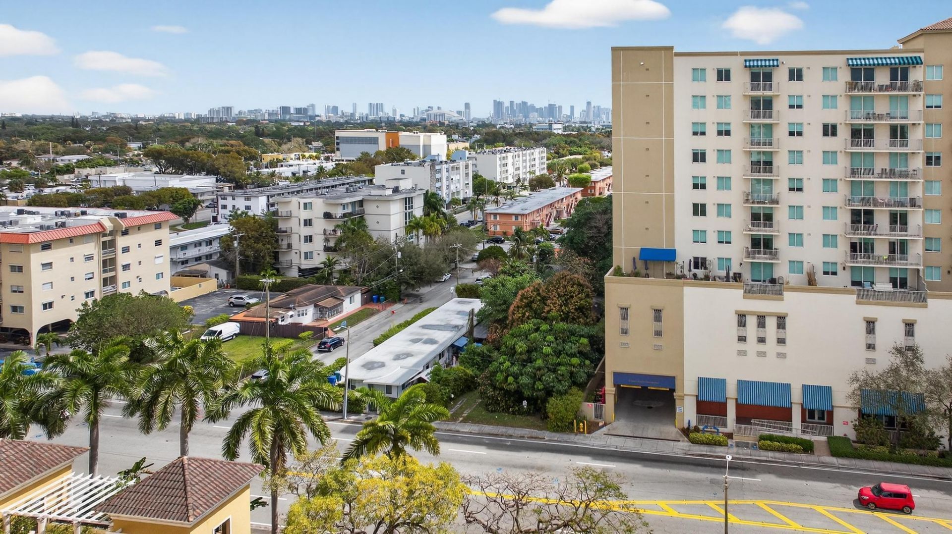 975 SW 37th Avenue, Miami, FL 33135 Photo