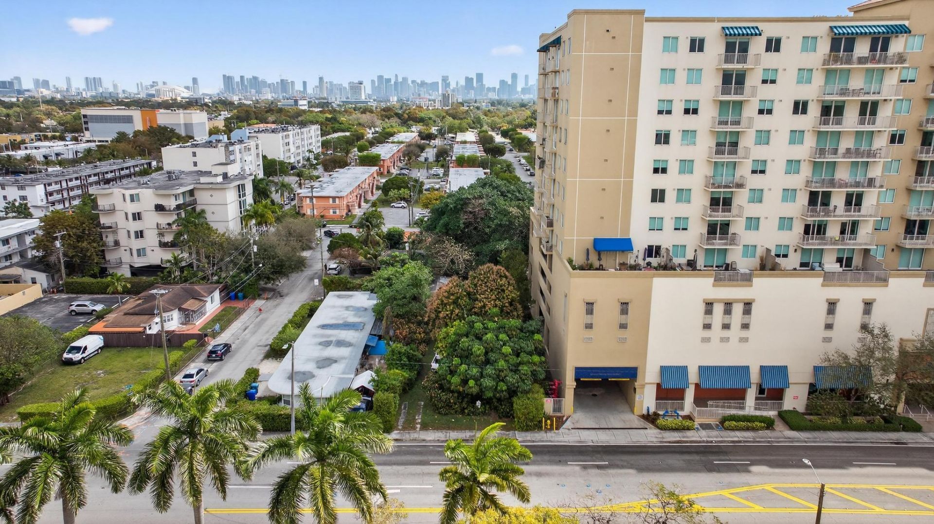 975 SW 37th Avenue, Miami, FL 33135 Photo