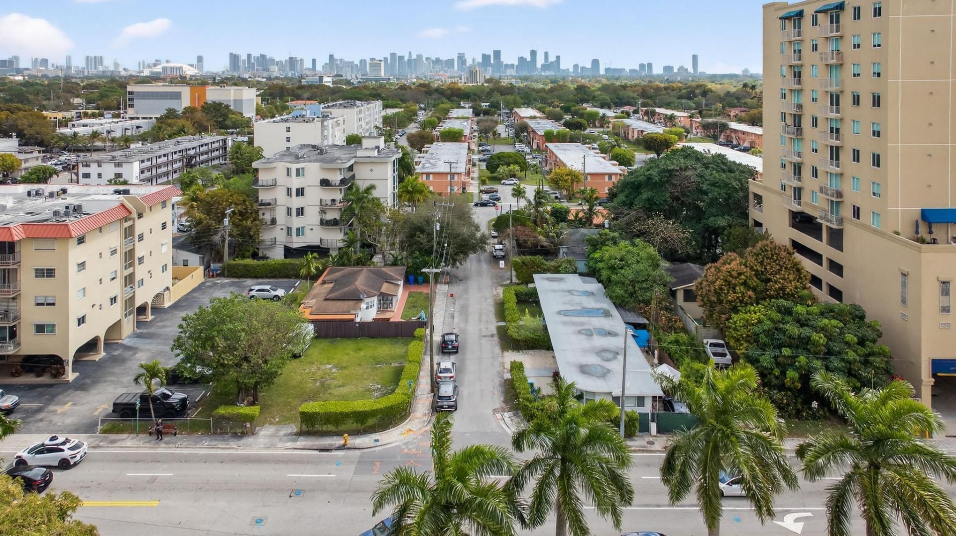 975 SW 37th Avenue, Miami, FL 33135 Photo