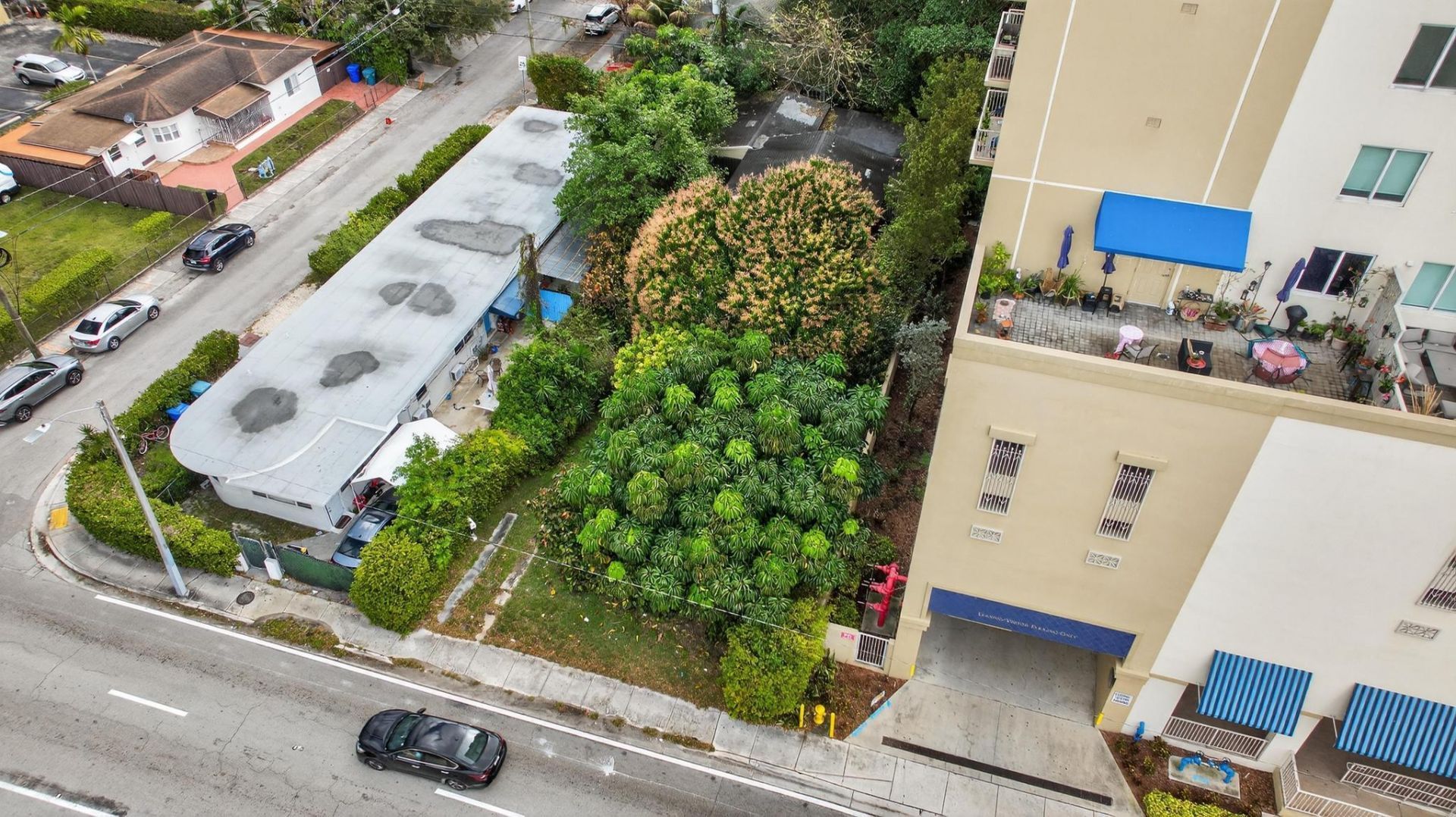 975 SW 37th Avenue, Miami, FL 33135 Photo