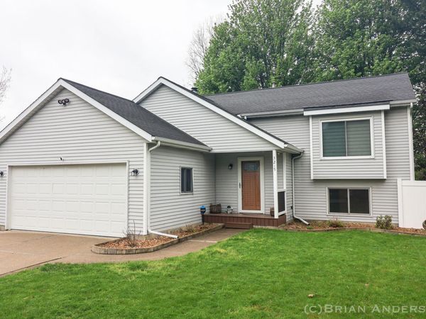 3215 Sunrise Street SE, Grand Rapids, MI 49508