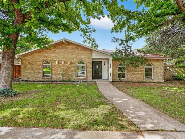 2106 Butterfield Trail, Grand Prairie, TX 75052