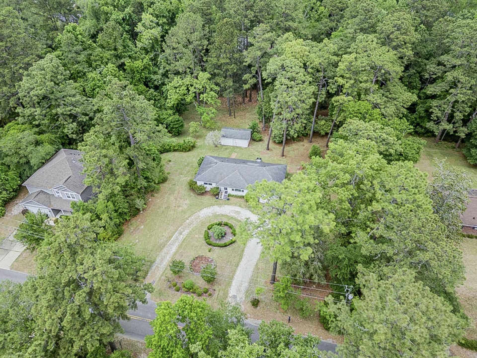 315 Golf Road Photo 3