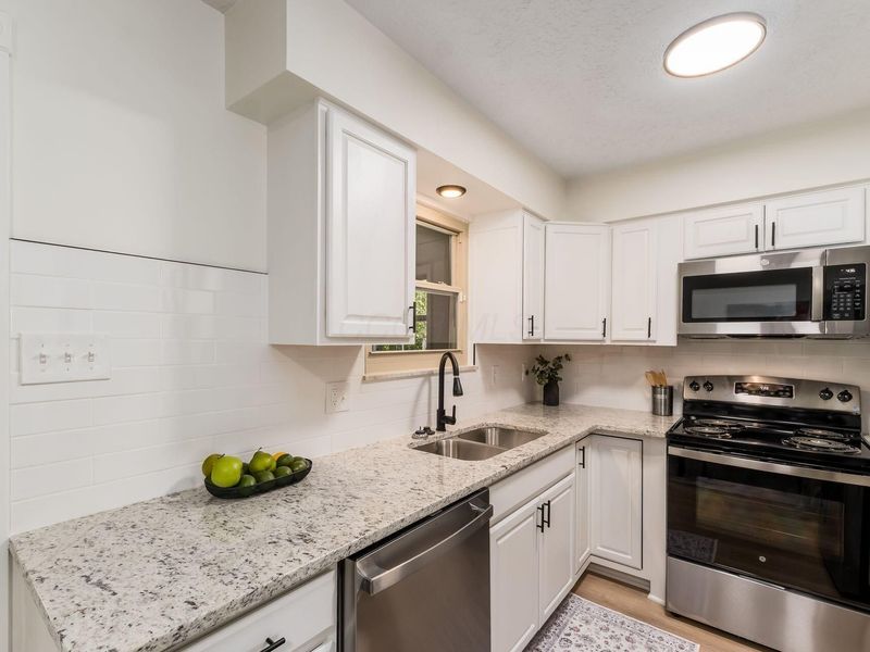 2742 Denmark Road, Columbus, OH 43232 Photo 13