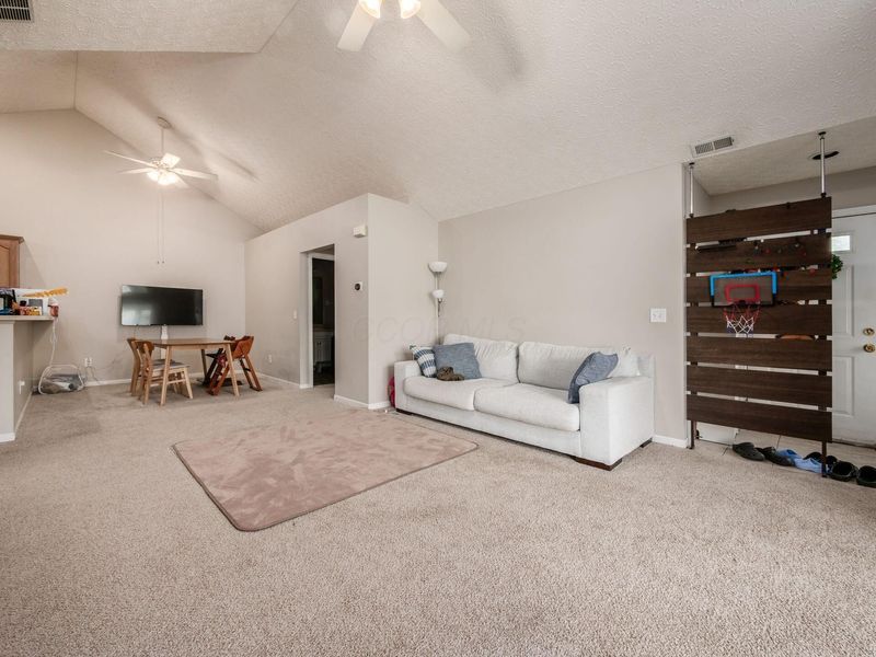 8891 Linksway Drive , Powell, OH 43065 Photo 6