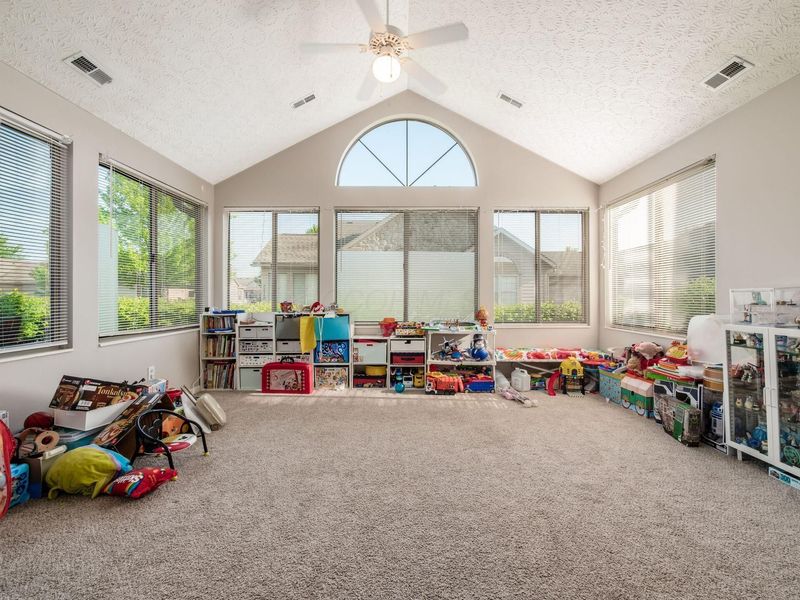 8891 Linksway Drive , Powell, OH 43065 Photo 9