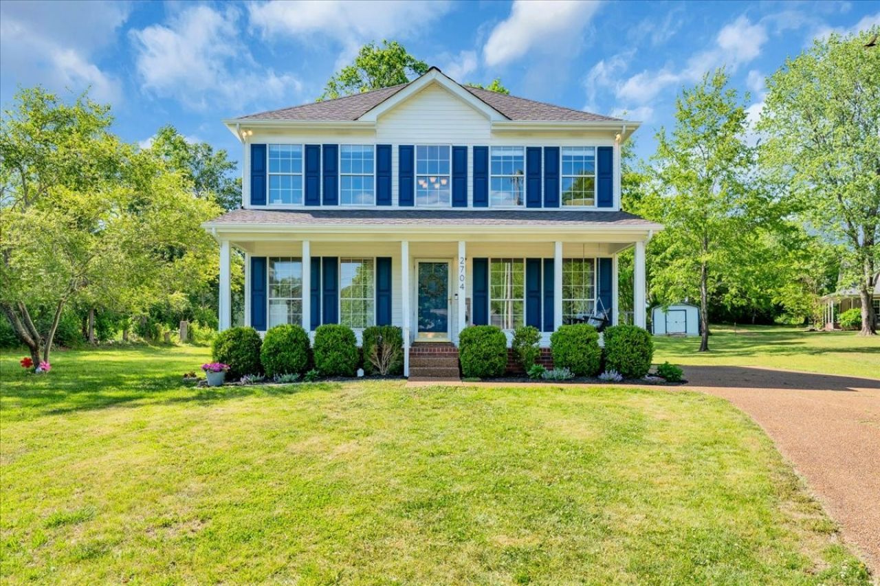 2704 Cash Ct, Thompsons Station, TN 37179 Main Photo