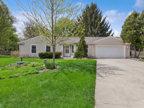 3287 Medford Court, Island Lake, IL 60042