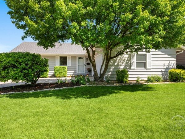 2181 W Illinois Avenue , Aurora, IL 60506