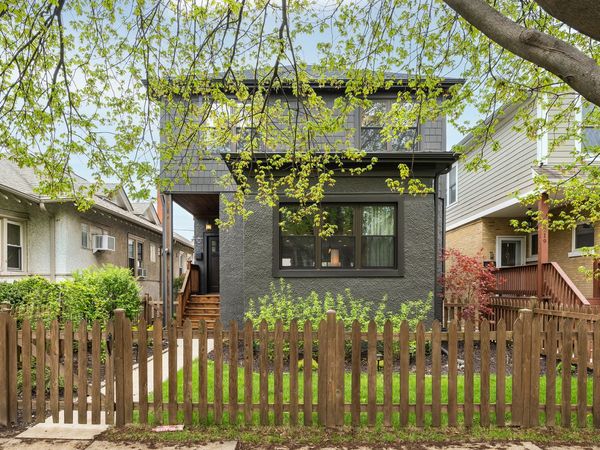 5215 W Pensacola Avenue , Chicago, IL 60641