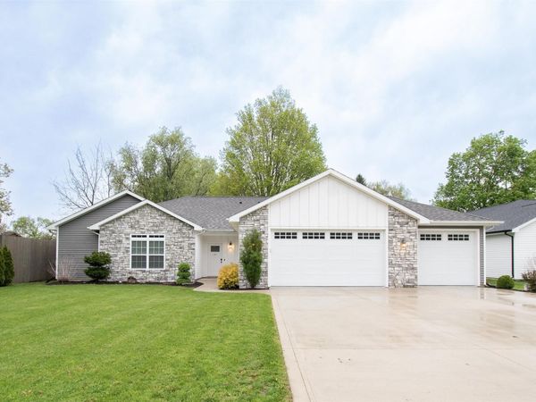 9805 Manning Street, Leo, IN 46765