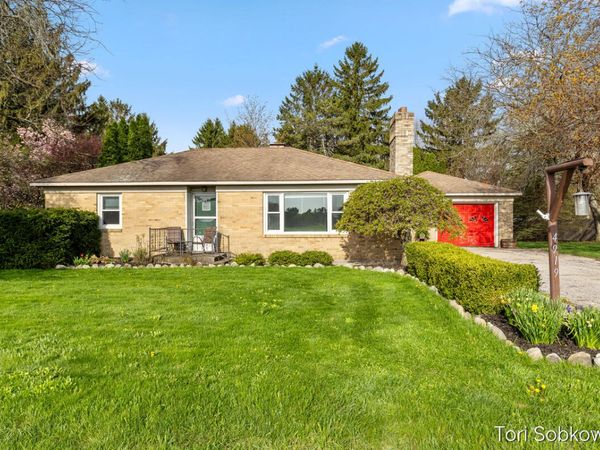 4919 S Green Avenue, Fremont, MI 49412