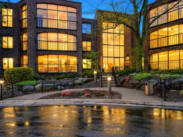6051 Laurel Avenue, Unit 207, Golden Valley, MN 55416
