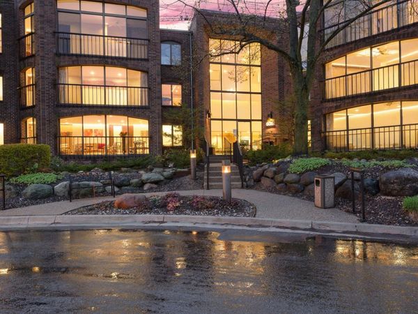 6051 Laurel Avenue, Unit 207, Golden Valley, MN 55416