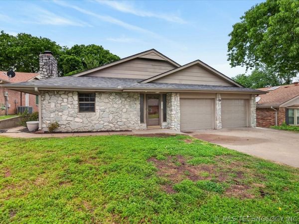 113 Canterbury Court , Bartlesville, OK 74006