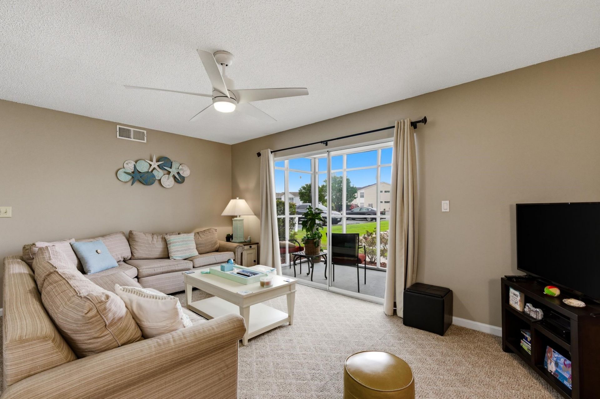 2225 Huntingdon Dr. Photo 3