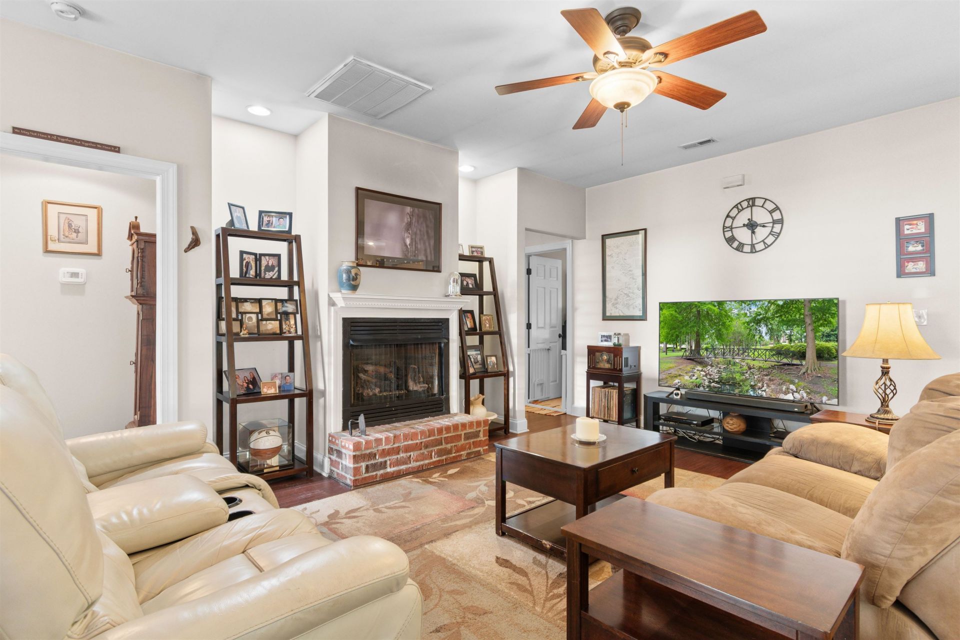 1884 Clarence Dr. Photo 11