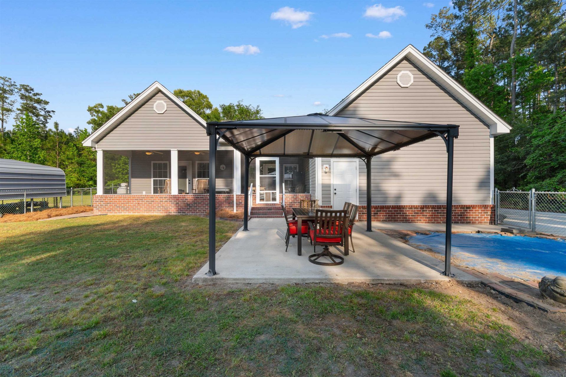 1884 Clarence Dr. Photo 29