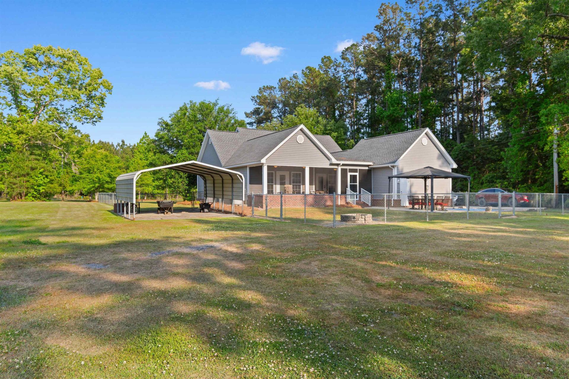 1884 Clarence Dr. Photo 30