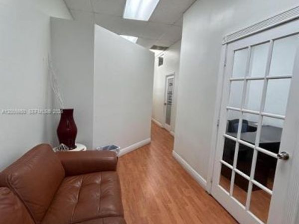 19300 W Dixie Hwy , Unit 10, Miami, FL 33180