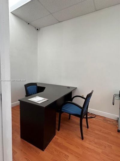 19300 W Dixie Hwy , Unit 10, Miami, FL 33180 Photo