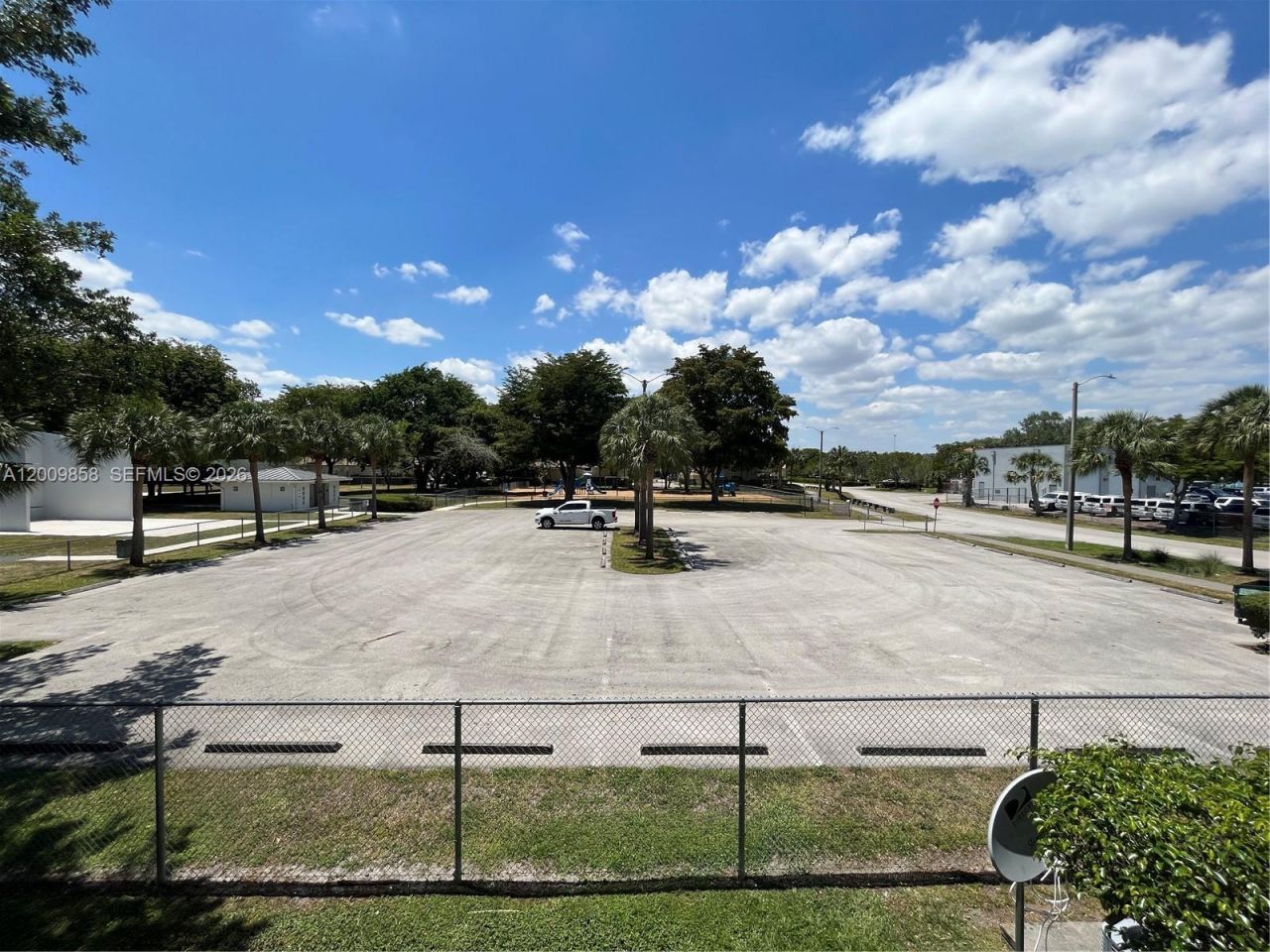 250 W Palm Cir W, Unit 204, Pembroke Pines, FL 33025 Photo