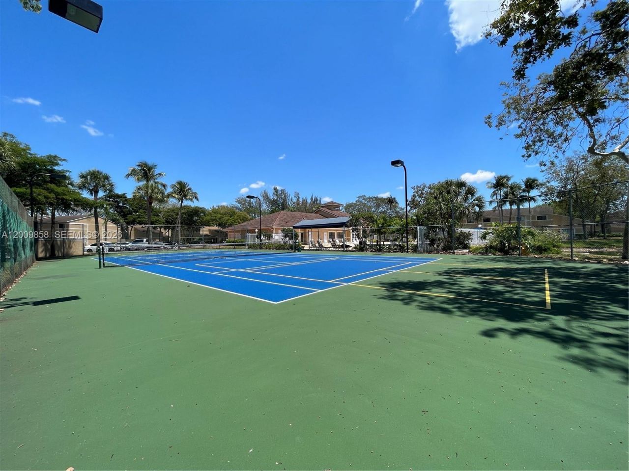 250 W Palm Cir W, Unit 204, Pembroke Pines, FL 33025 Photo