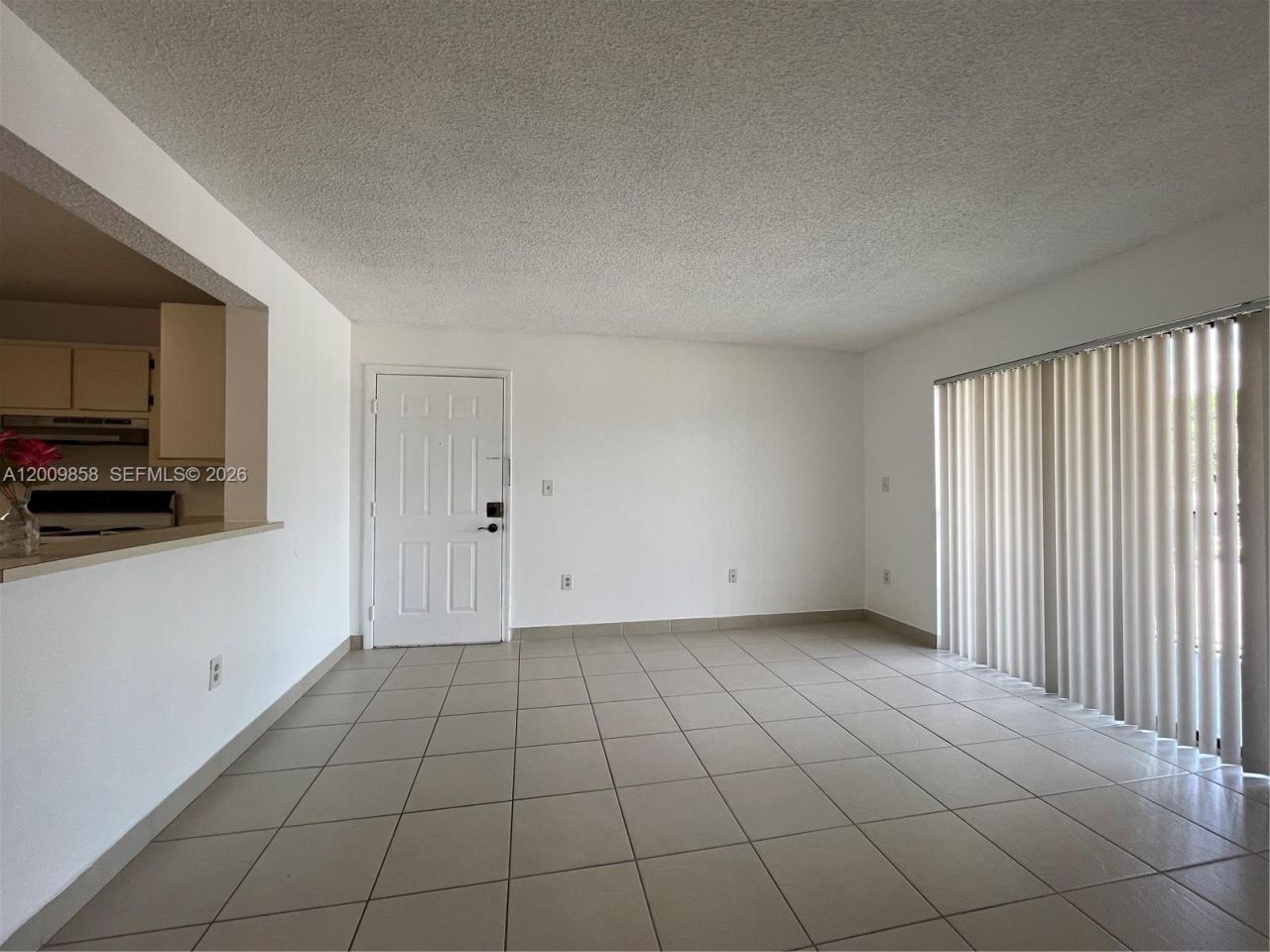 250 W Palm Cir W, Unit 204, Pembroke Pines, FL 33025 Photo