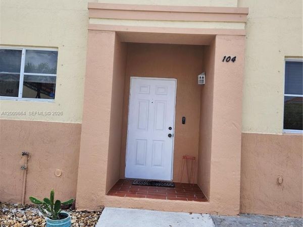 312 NW 114th Ave , Unit 4-104, Sweetwater, FL 33172