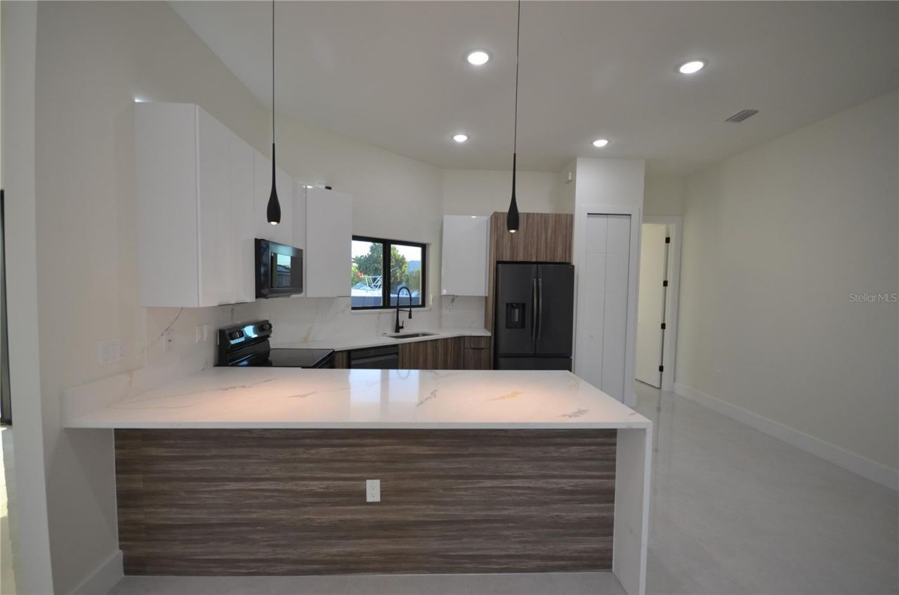 2416 Diplomat Parkway W, Cape Coral, FL 33993 Photo