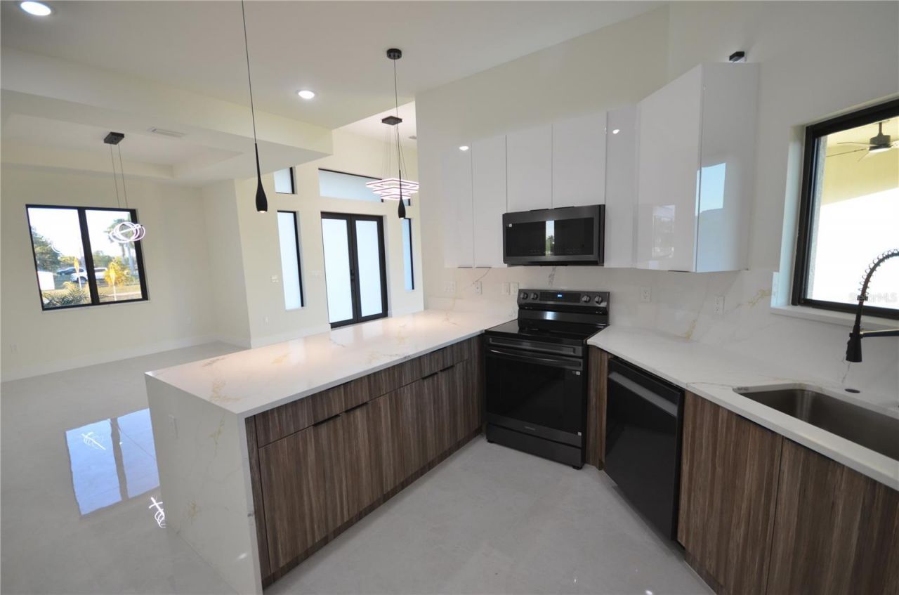 2416 Diplomat Parkway W, Cape Coral, FL 33993 Photo