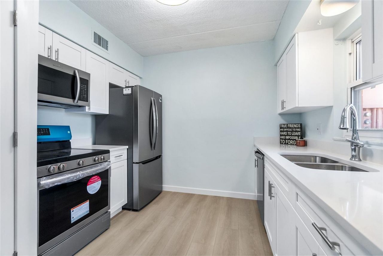 1153 Rue Des Rois , Unit 1A, South Pasadena, FL 33707 Photo