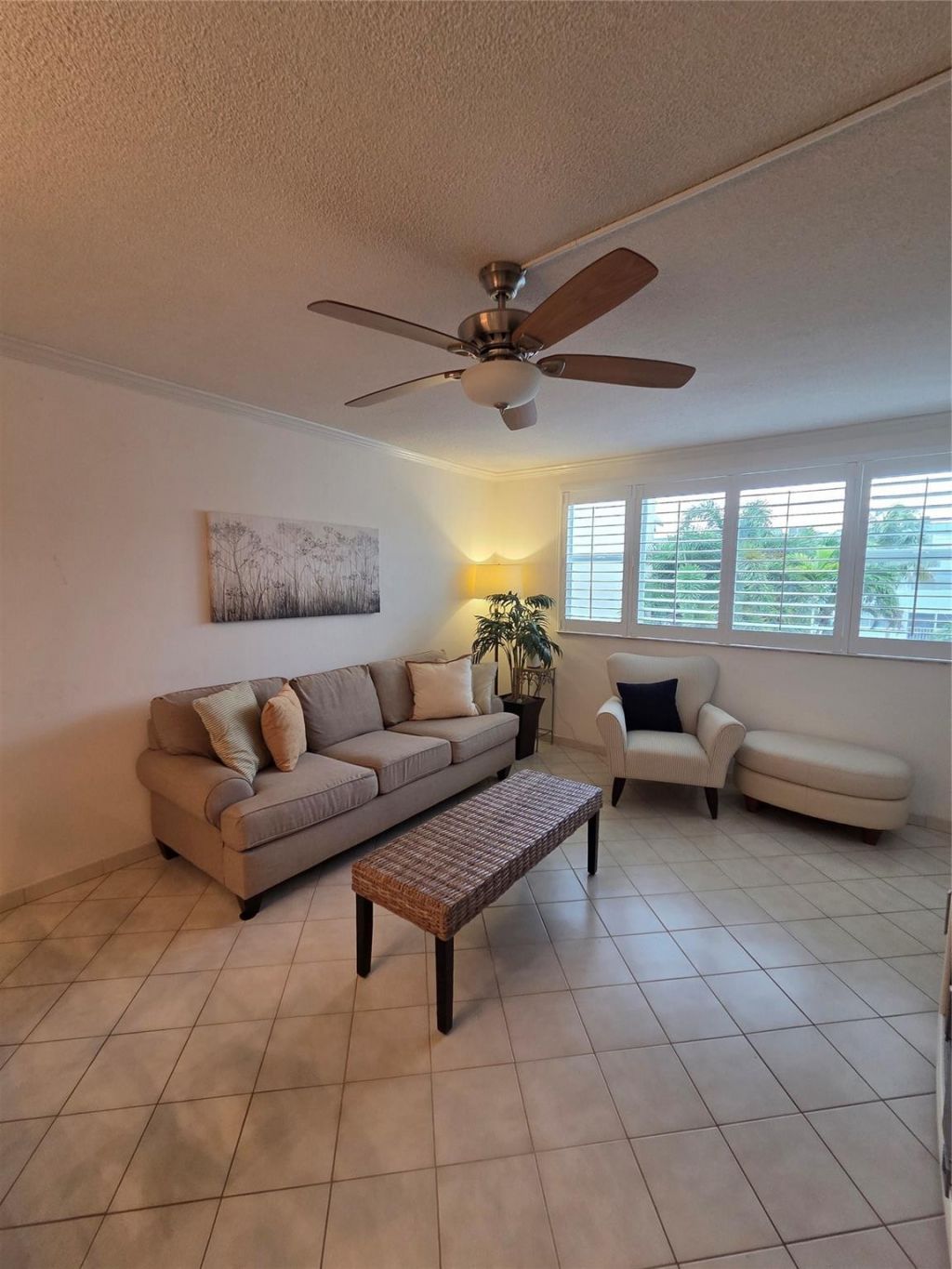 1333 E Hallandale Beach Boulevard, Unit 305, Hallandale Beach, FL 33009 Photo