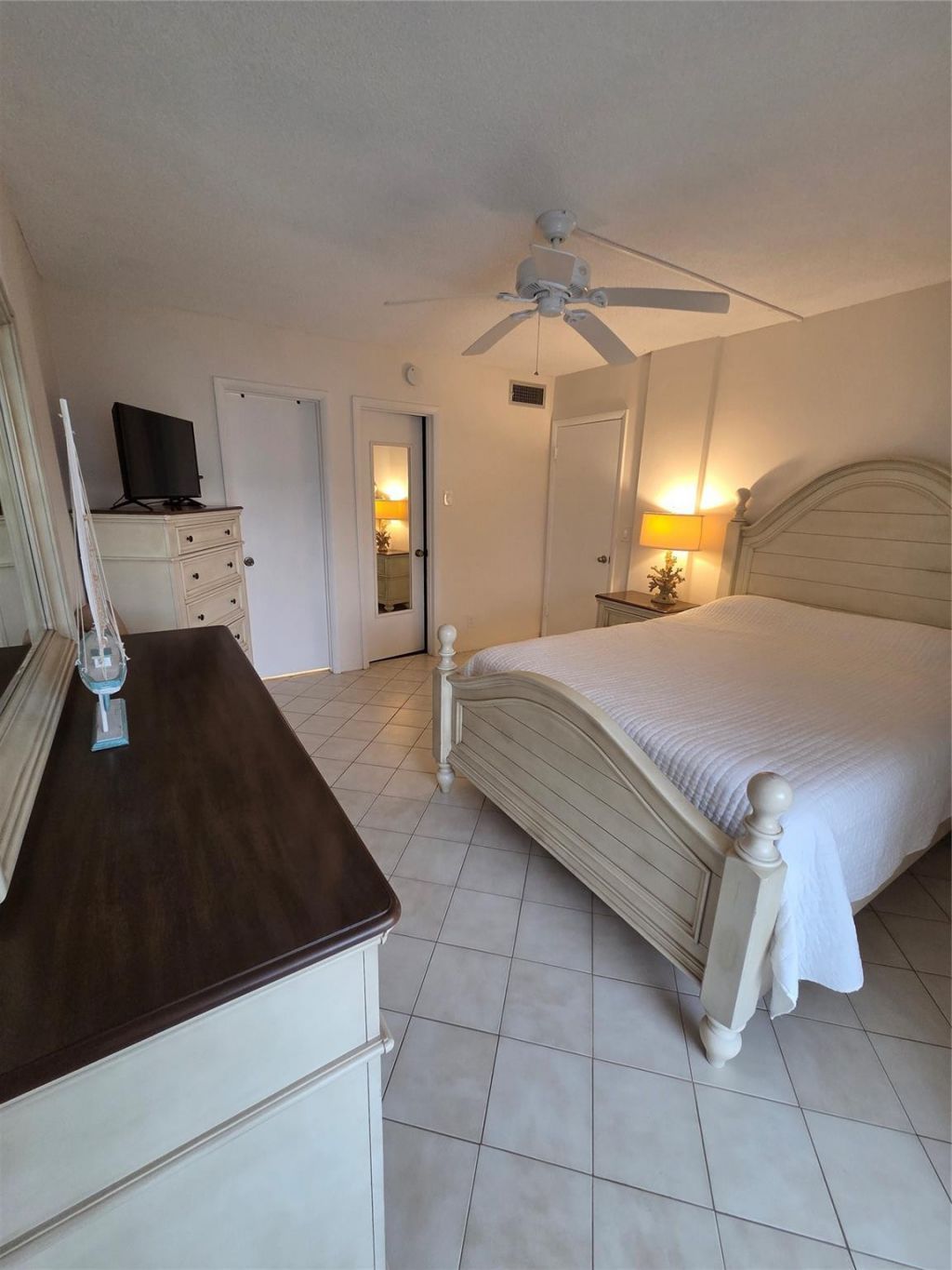 1333 E Hallandale Beach Boulevard, Unit 305, Hallandale Beach, FL 33009 Photo