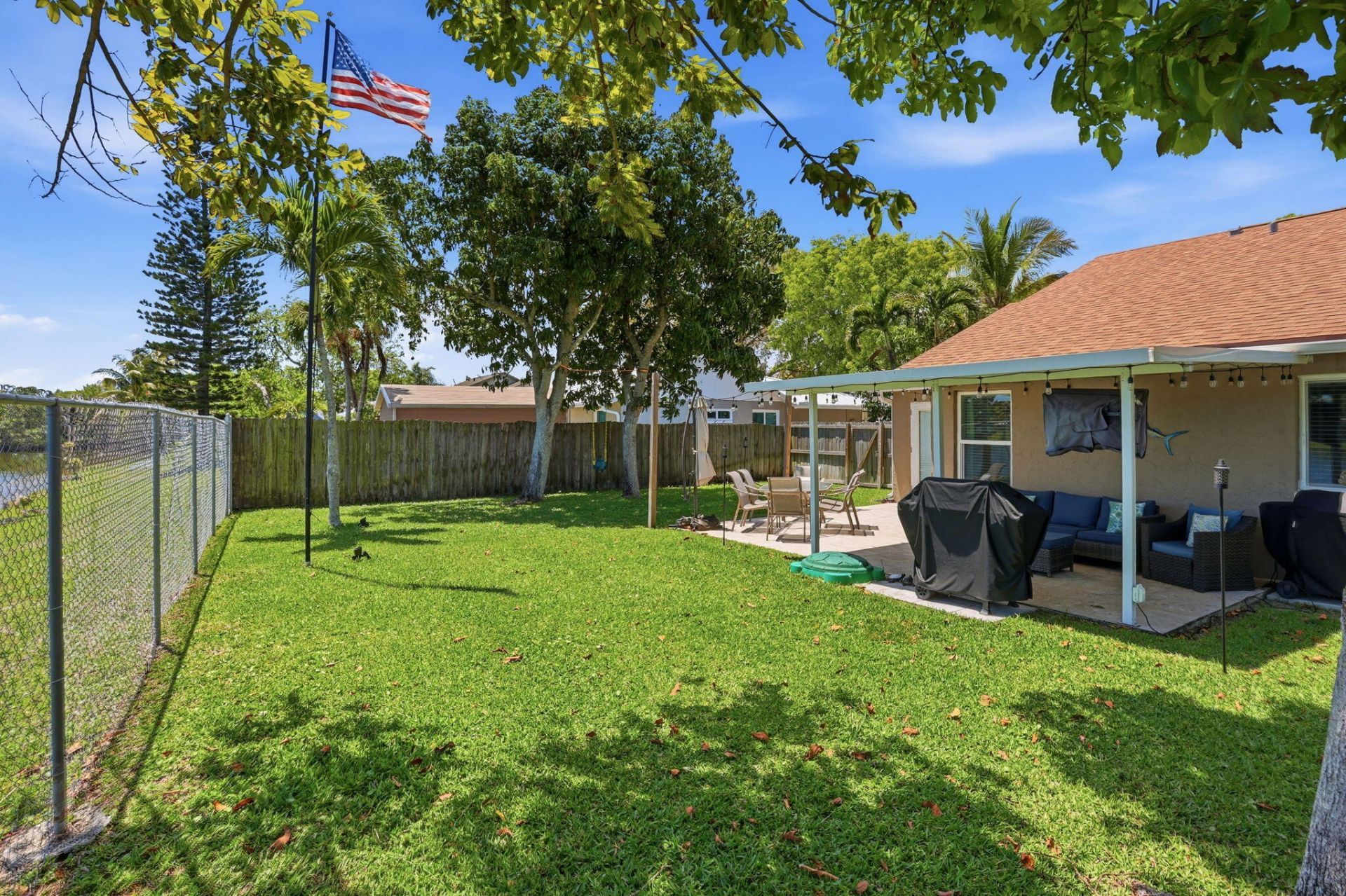 1392 Thornridge Lane, Royal Palm Beach, FL 33411 Photo